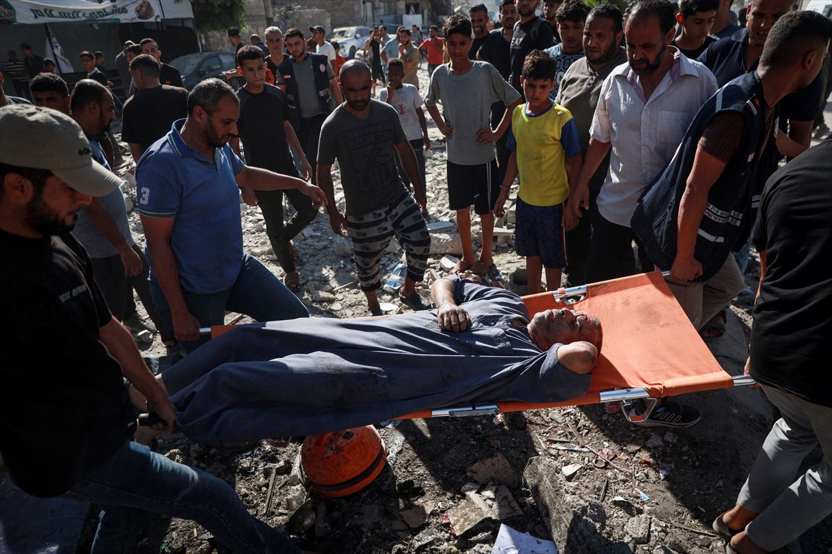 İsrail'in Gazze'de bir eve düzenlediği saldırıda biri çocuk 5 Filistinli hayatını kaybetti