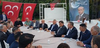 İzmir'de MHP'ye katılan 350 kişiye rozet takıldı