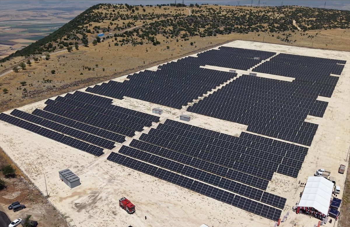 Kahramanmaraş'ta Kuveyt fonu desteğiyle kurulan güneş enerji santrali hizmete açıldı
