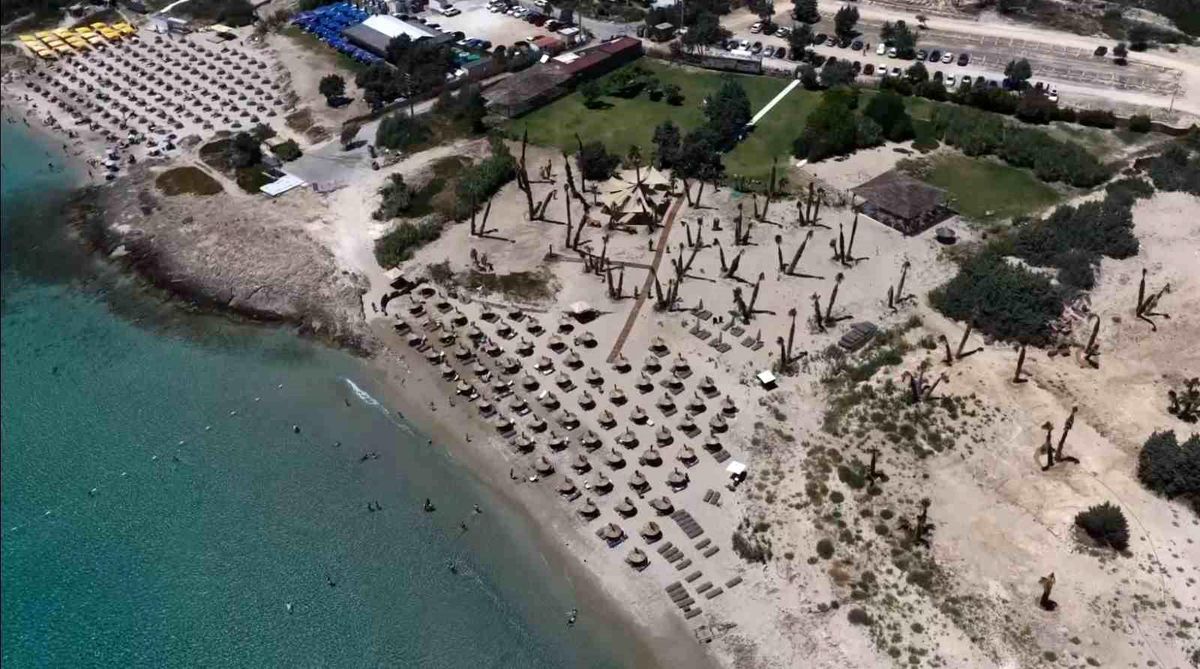 Önü plaj, arkası tarla: Organik plajda elektrik güneşten, ikramlar bahçeden
