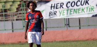 Sudanlı annenin Yörük oğlu Ahmet futbol kariyerinde ilerlemek istiyor