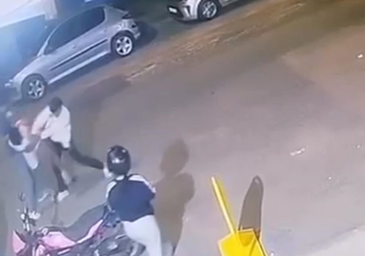 Tekirdağ'da bıçaklı kavga kamerada; 1 yaralı