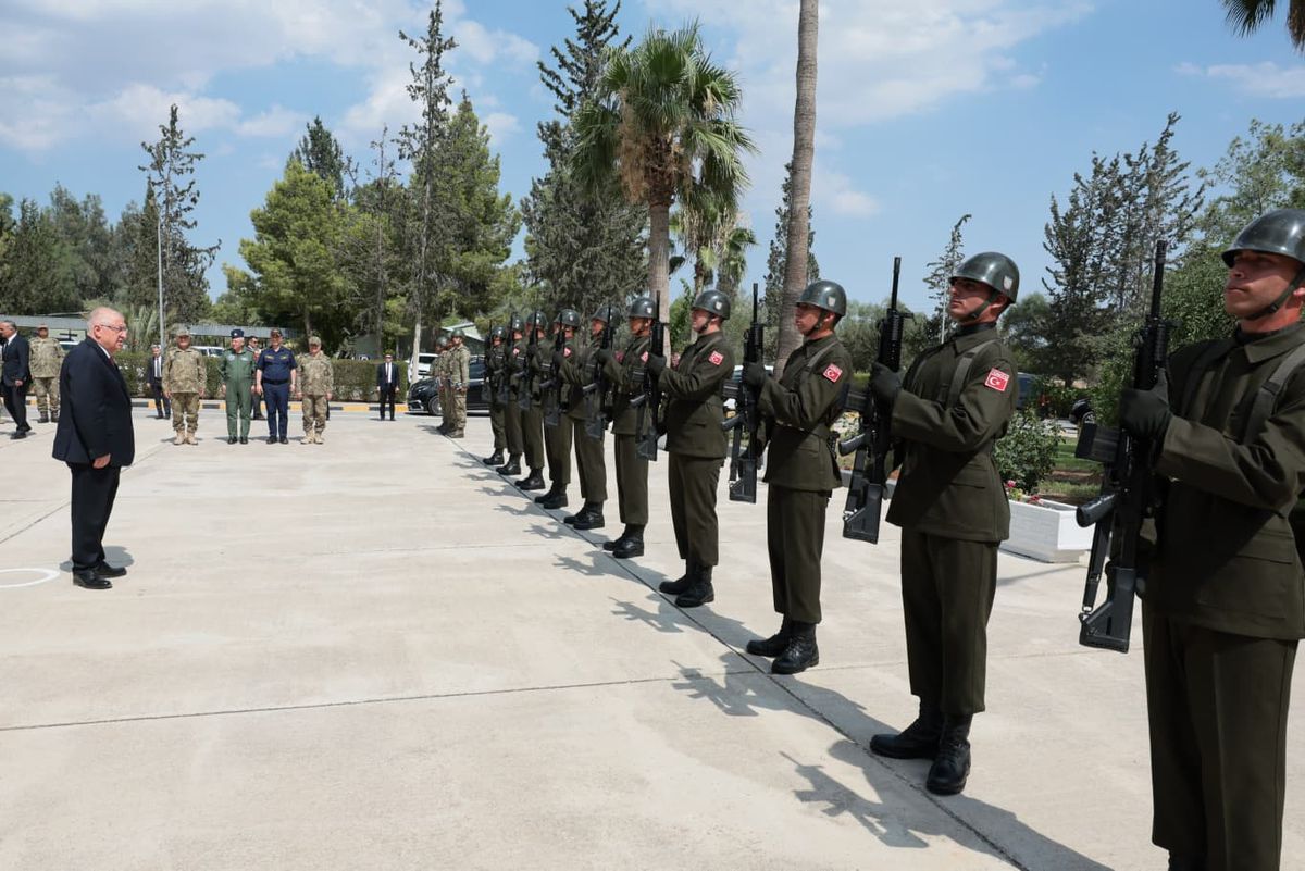 Milli Savunma Bakanı Yaşar Güler, KKTC'deki askeri birliği ziyaret ediyor.