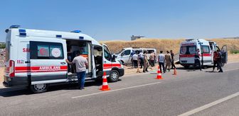 Diyarbakır'da öğrenci servisi ile otomobilin çarpıştığı kazada 19 kişi yaralandı