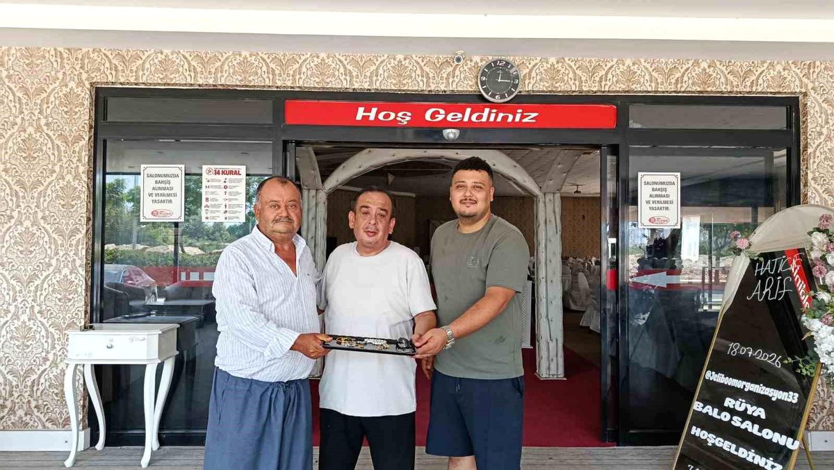 Düğün salonunda bulunan 30 bin TL değerindeki takılar sahibine ulaştırıldı