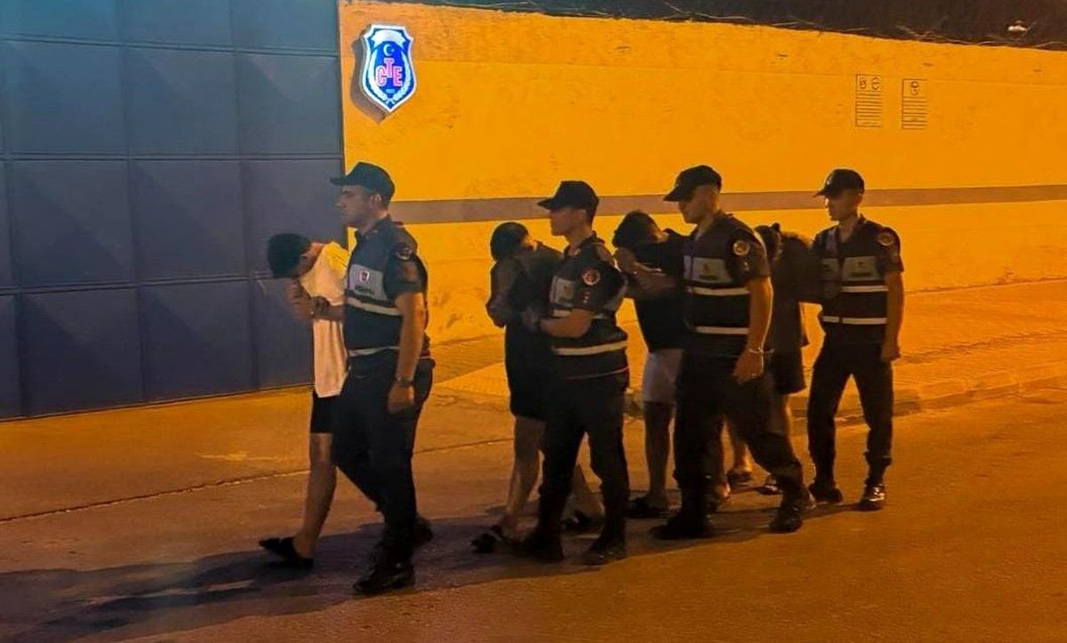 Kızkalesi'nde kimlik göstermek yerine polise karşı gelen 4 şüpheli tutuklandı