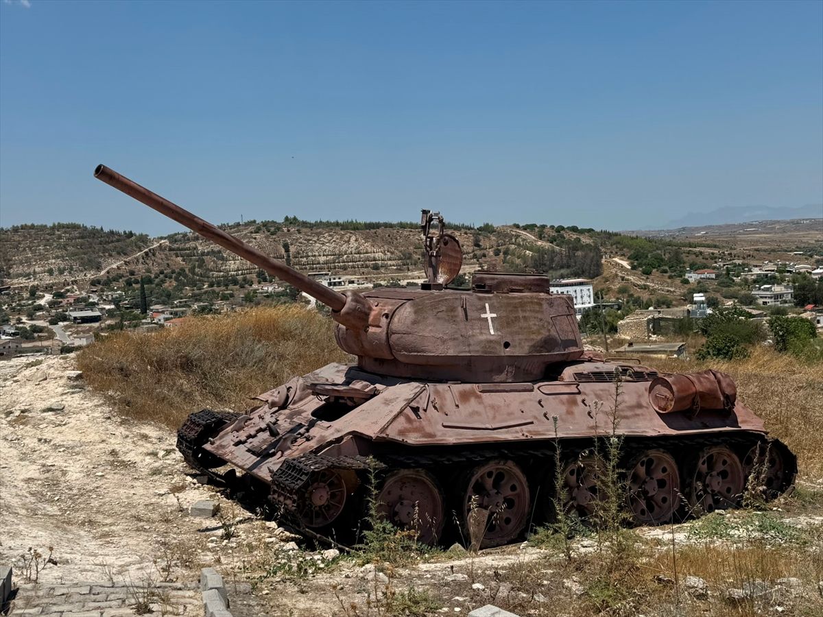 KKTC'deki Kıbrıslı Türk Mücahitlerin cesaretlerinin sembolü: 'Tutsak Tanklar'