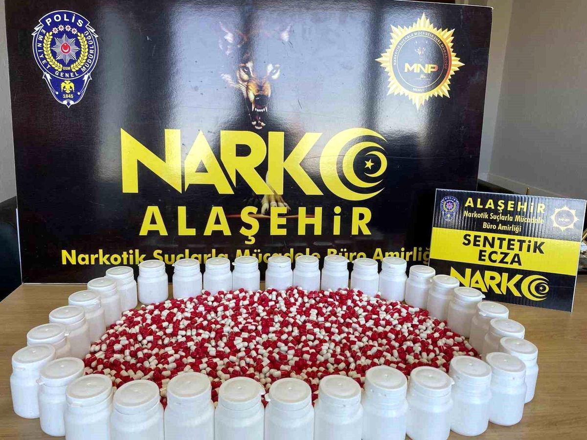 Manisa'da bin 803 sentetik ecza hap ele geçirildi