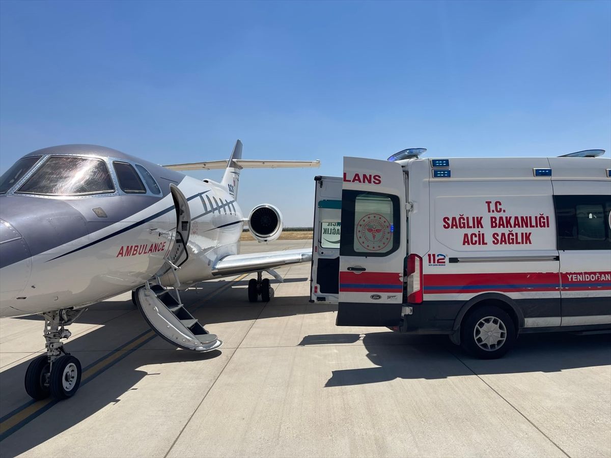 Mardin'de ambulans uçak 14 günlük bebek için havalandı