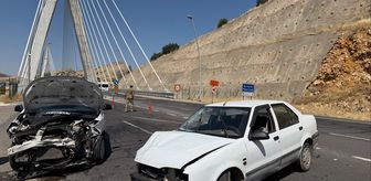 Şanlıurfa'da hafif ticari araç ile otomobilin çarpıştığı kazada 2 kişi yaralandı