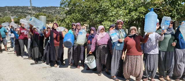 susuzluktan kirilan mersinin s 20065306 6125 1 m