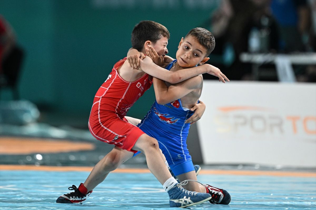 Minik Güreşçilerden Tarihi Buluşma: 10 Bin Sporcu Ankara'da