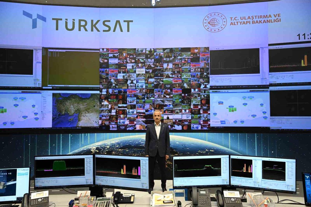 Türksat'ın Gölbaşı'nda kuracağı yeni veri merkezinin maketi ya da inşaat alanından bir görüntü.