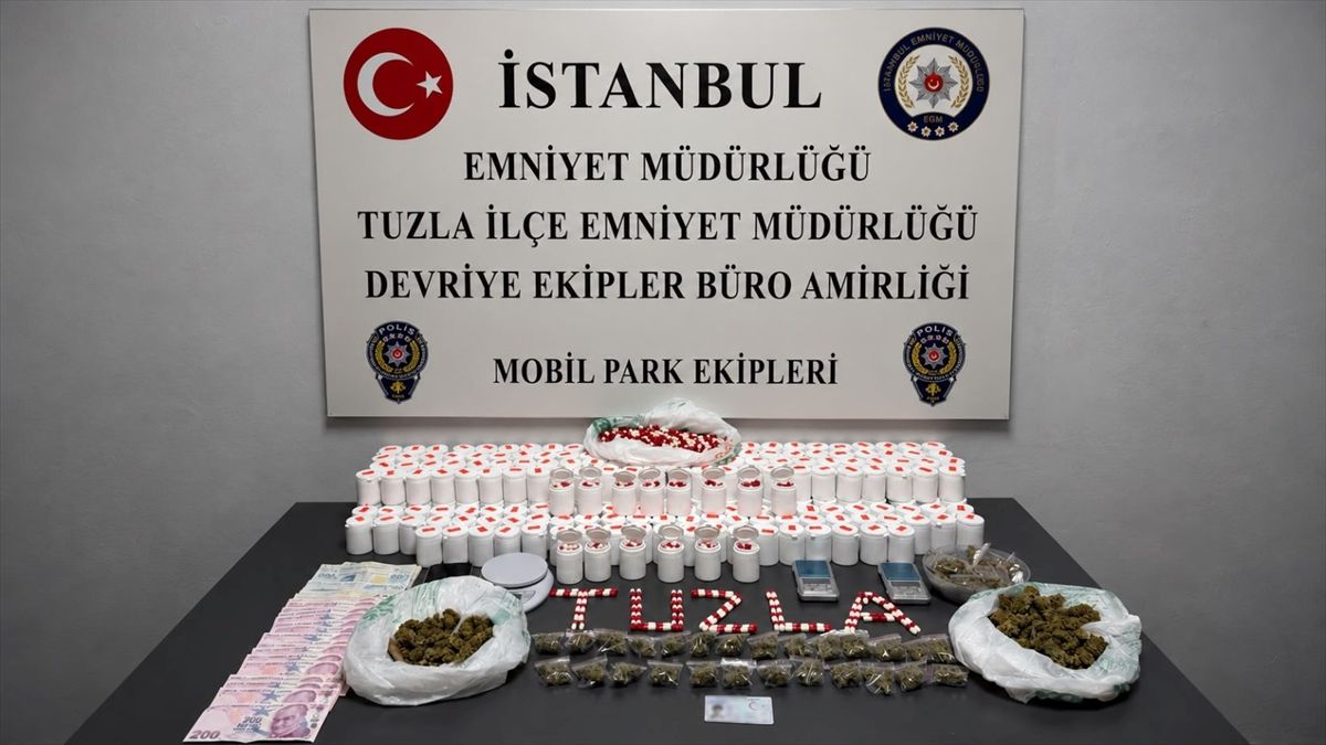 Tuzla'da uyuşturucu operasyonunda yakalanan 3 zanlıdan 1'i tutuklandı