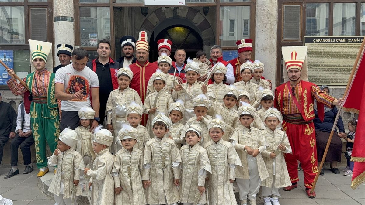 Yozgat'ta düzenlenen şölenle 30 çocuk sünnet ettirildi
