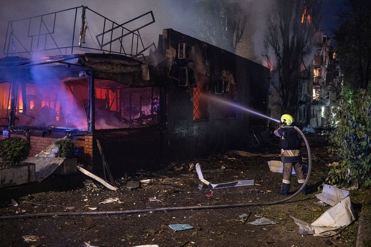 Zelenskiy: 'Rusya bu gece Kiev'e yönelik en yoğun balistik füze saldırılarından birini düzenledi'