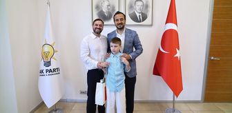 AK Parti İstanbul İl Başkanı Özdemir, 'Cake Not Hate' kampanyasını başlatan Harris'i ağırladı