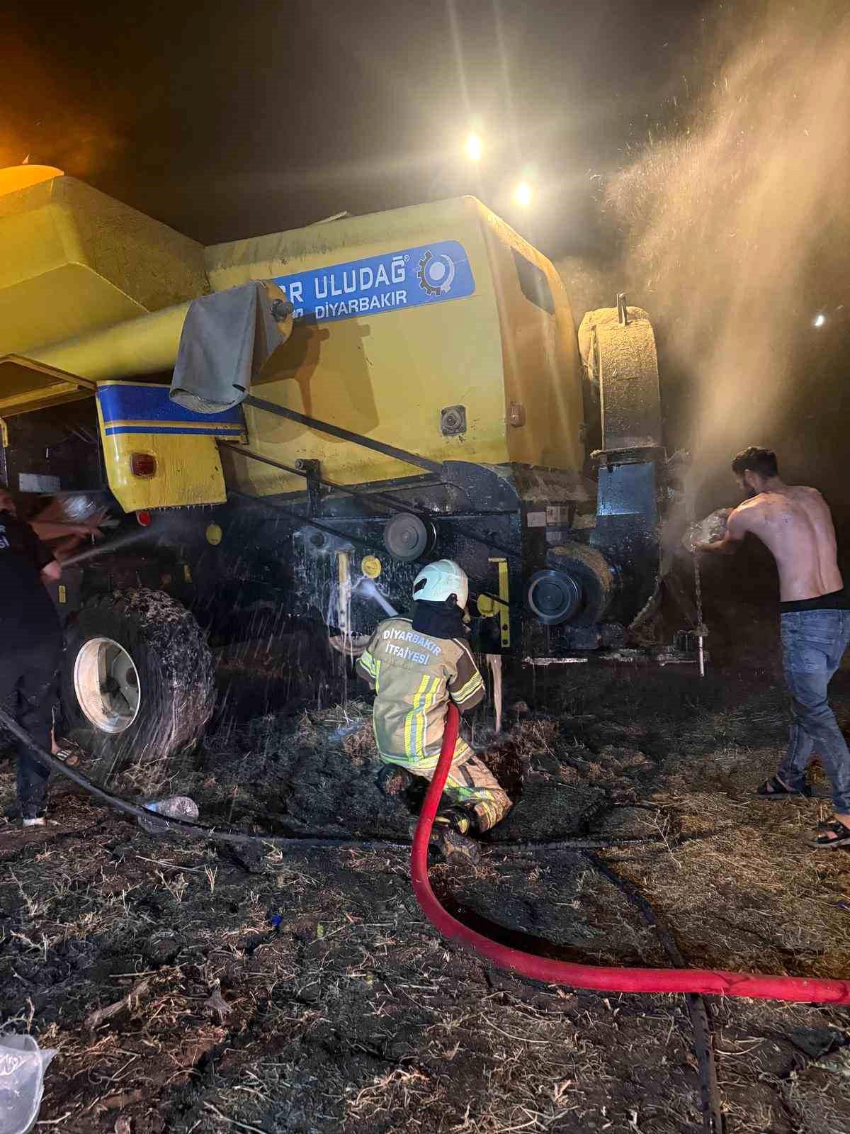 Biçerdöverde çıkan yangın itfaiye ekiplerince söndürüldü