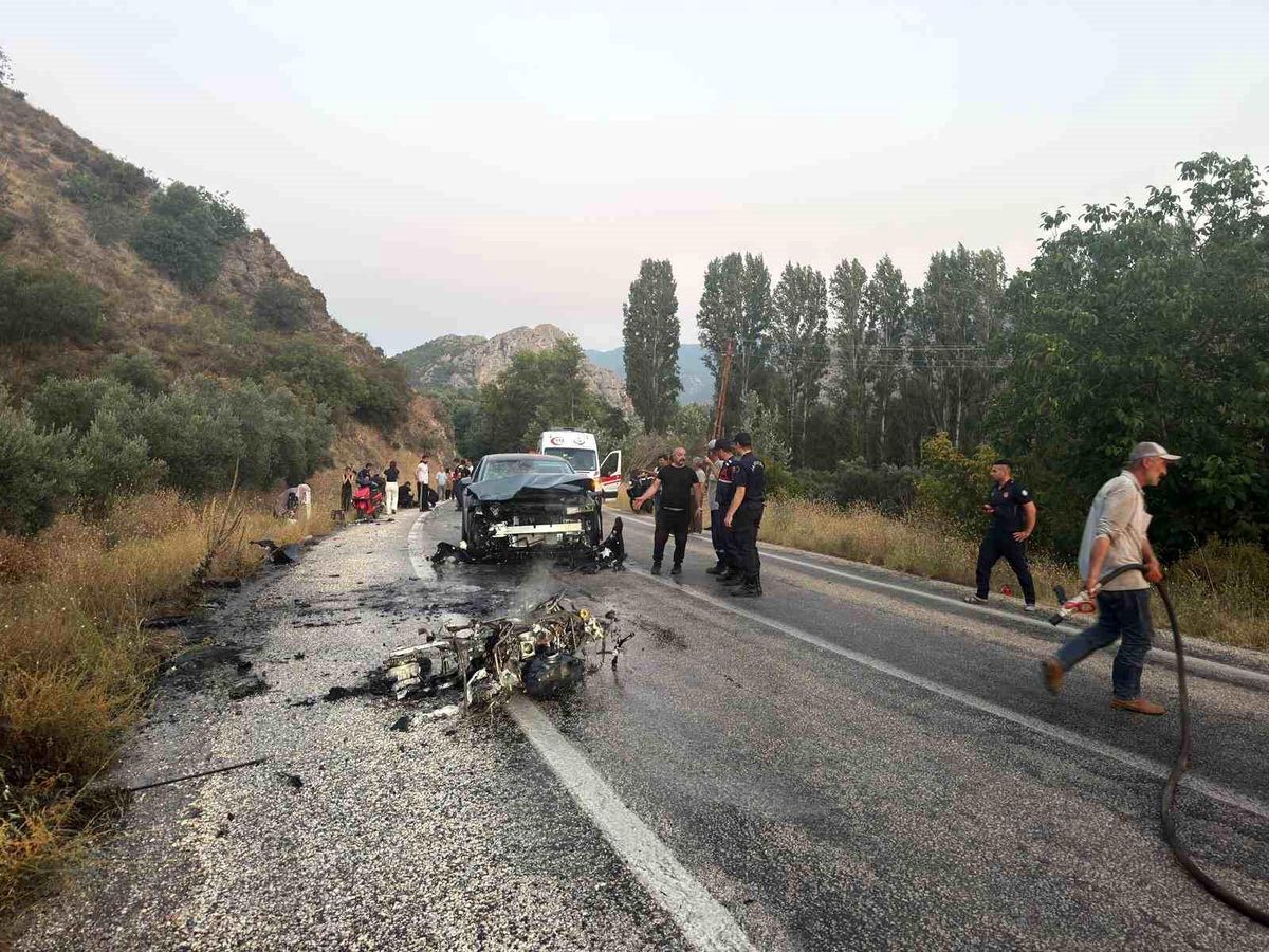 Bilecik'te trafik kazası: 1 kişi hayatını kaybetti, 1'i ağır 2 kişi yaralandı