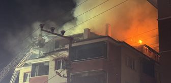 Bolu'da bir apartmanın çatı katında çıkan yangın söndürüldü