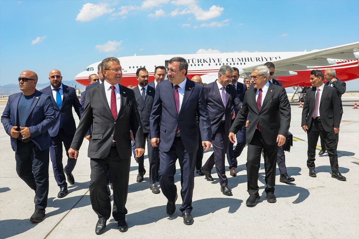 Cumhurbaşkanı Yardımcısı Yılmaz, KKTC'ye geldi