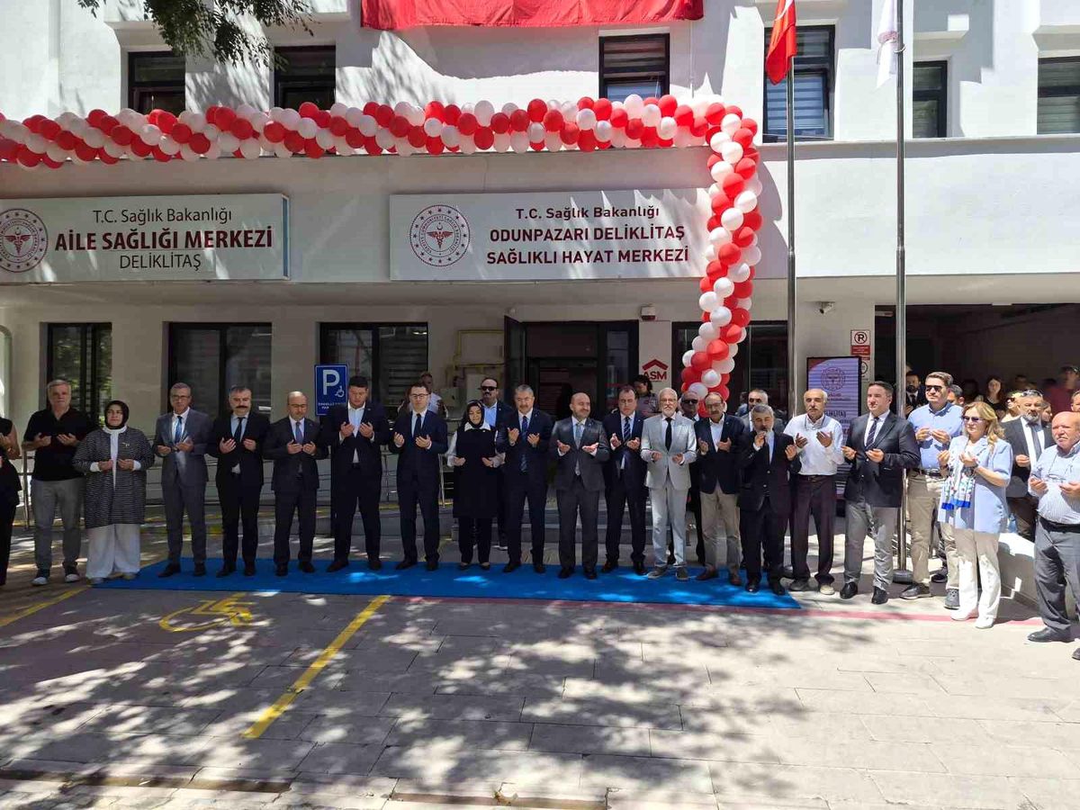 Eskişehir'de Deliklitaş Sağlıklı Hayat Merkezi'nin açılışından bir görüntü.