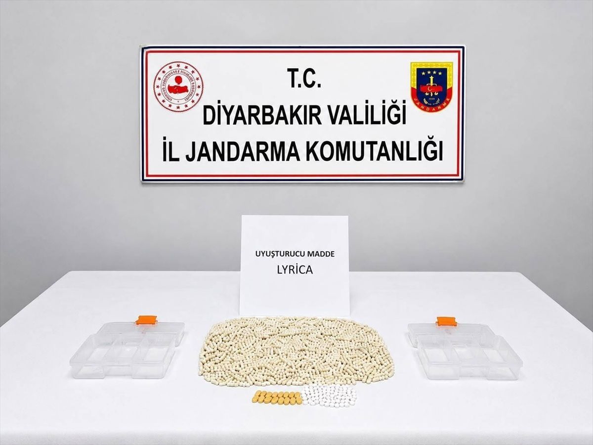 Diyarbakır'da uyuşturucu operasyonlarında 2 şüpheli hakkında işlem yapıldı