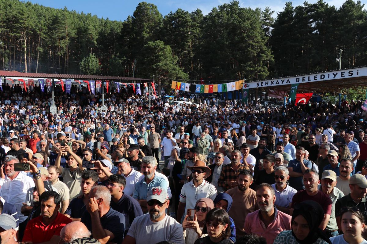 Şenkaya Kültür, Sanat ve Bal Festivali'nden genel bir görünüm.