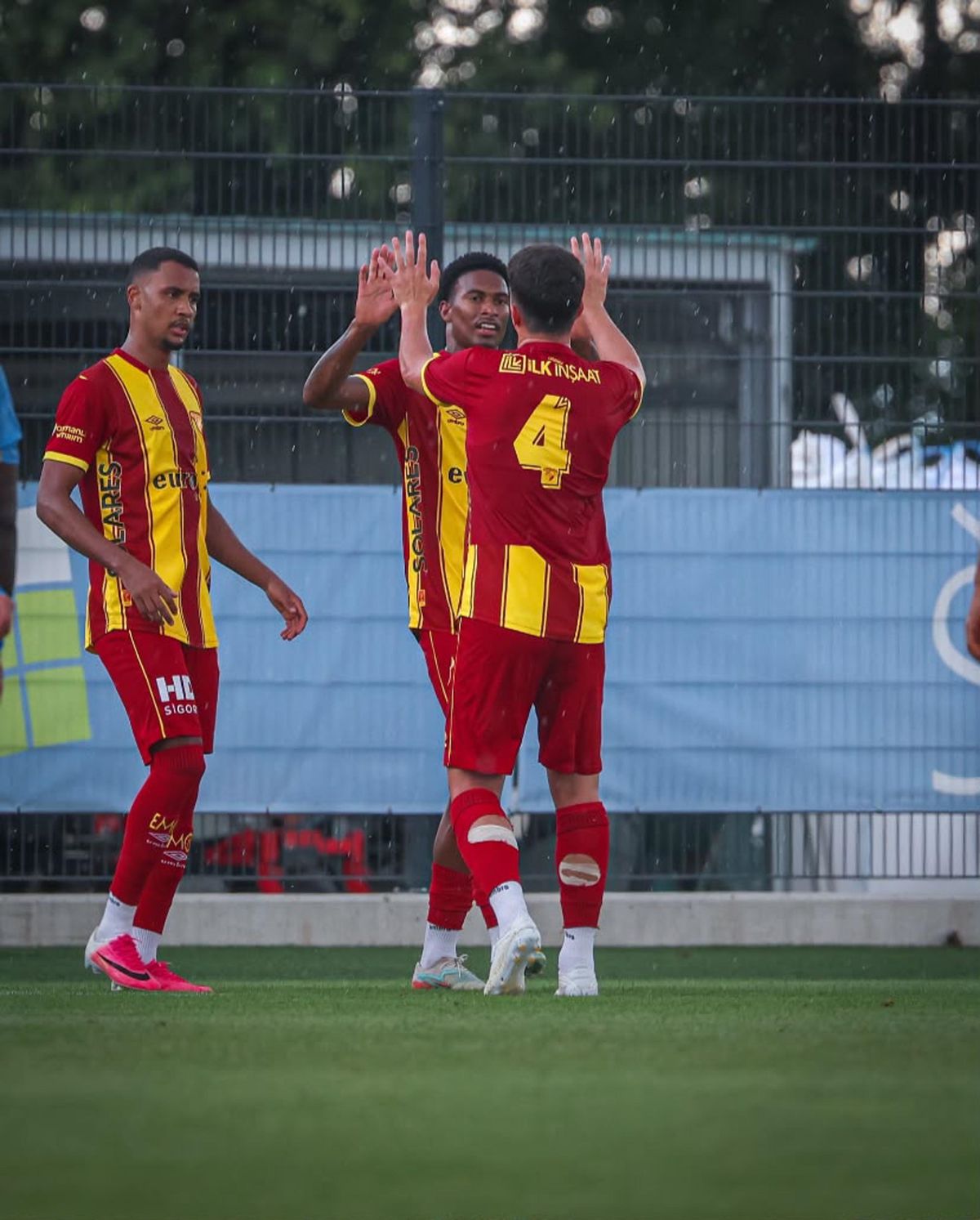 Göztepe 3'te 3 yaptı