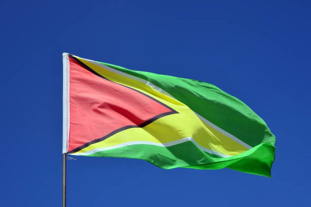 Guyana'da alabora olan feribotun arama kurtarma çalışmaları.