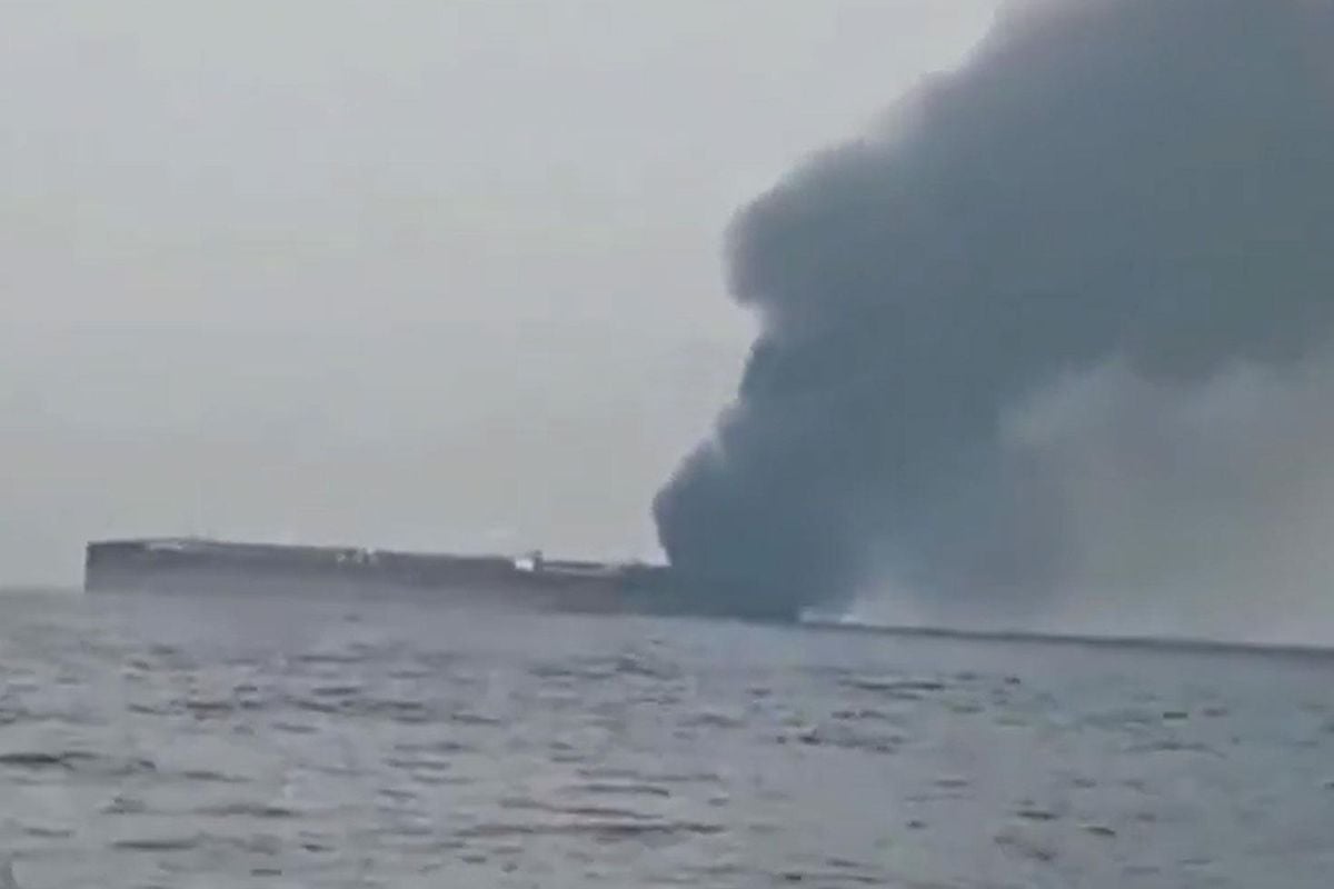 İki Yunan petrol tankeri Hürmüz Boğazı'nda saldırıya uğradı