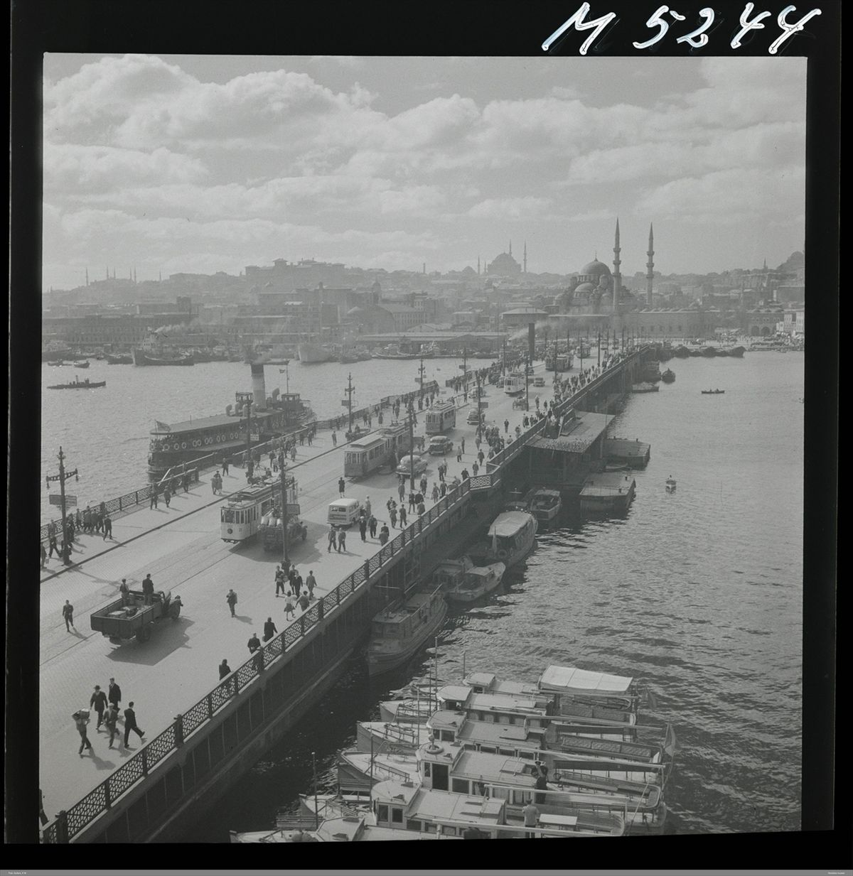 İsveçli fotoğrafçının 79 yıl önce çektiği İstanbul fotoğrafları AA'nın görsel arşivine kazandırıldı