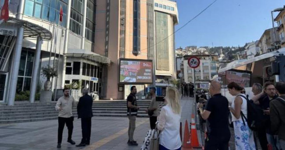 İzmit Belediyesi son dakika: İzmit Belediye Başkanı gözaltına mı alındı? İzmit Belediye Başkanı Fatma Kaplan Hürriyet neden gözaltına alındı?