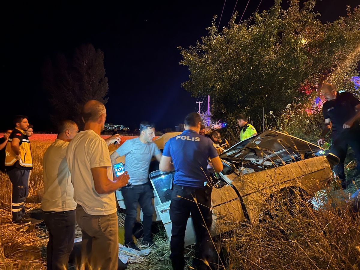 Kahramanmaraş'ta elektrik direğine çarpan otomobilin sürücüsü öldü