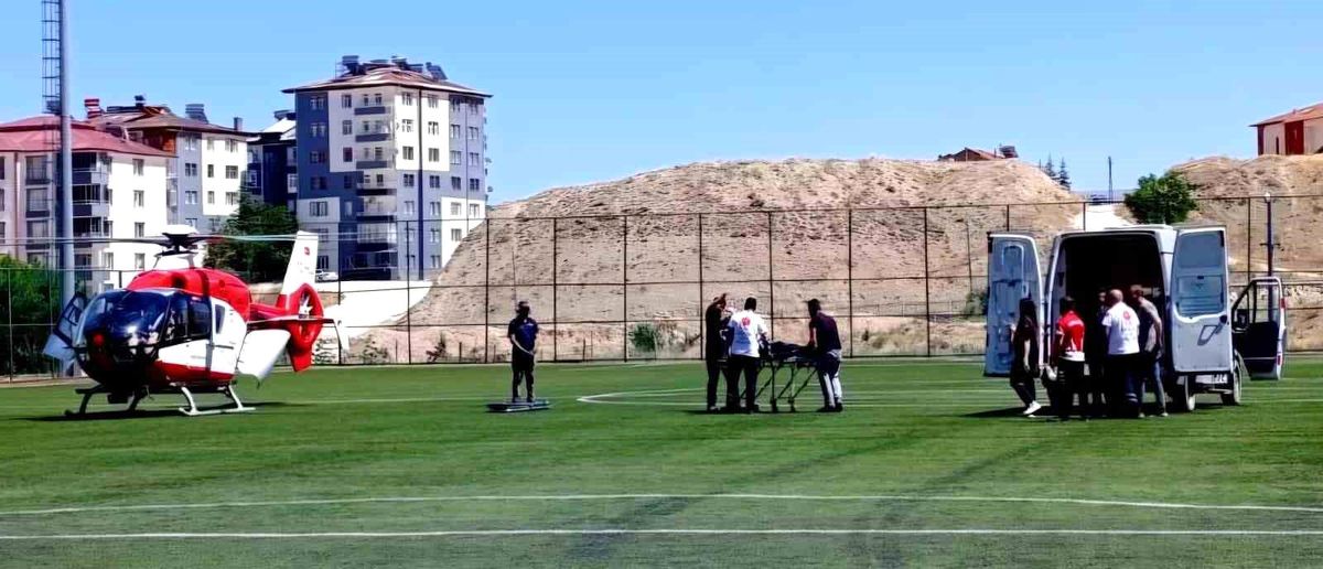 Kalp krizi geçiren şahıs ambulans helikopterle hastaneye sevk edildi