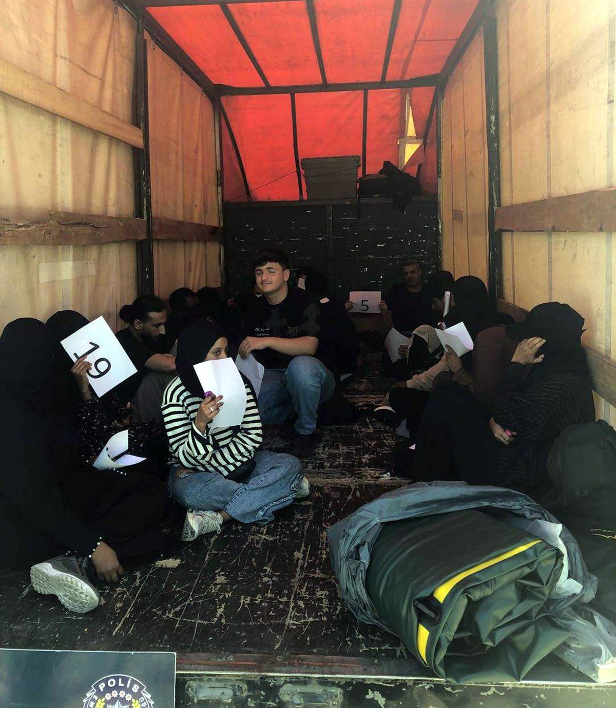 Uzunköprü'de Kaçak Göçmen Operasyonu: 20 Göçmen Yakalandı