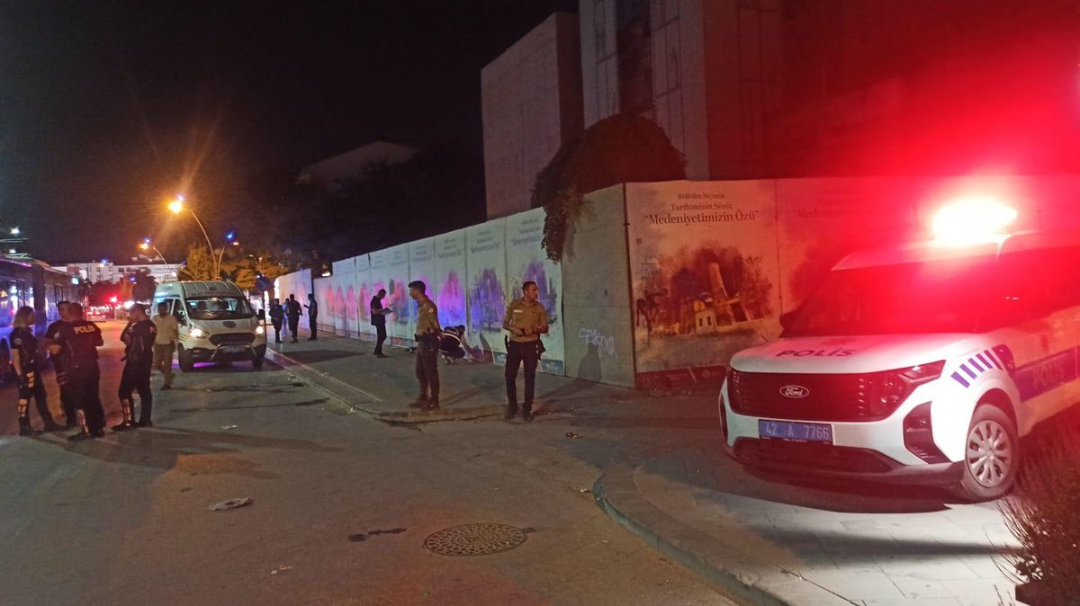 Konya Selçuklu'da yaşanan bıçaklı kavgaya ilişkin olay yeri görüntüsü.