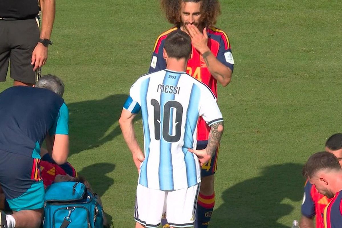 FIFA 2026 Dünya Kupası finalinde Lionel Messi'nin hakeme tepki gösterdiği an.