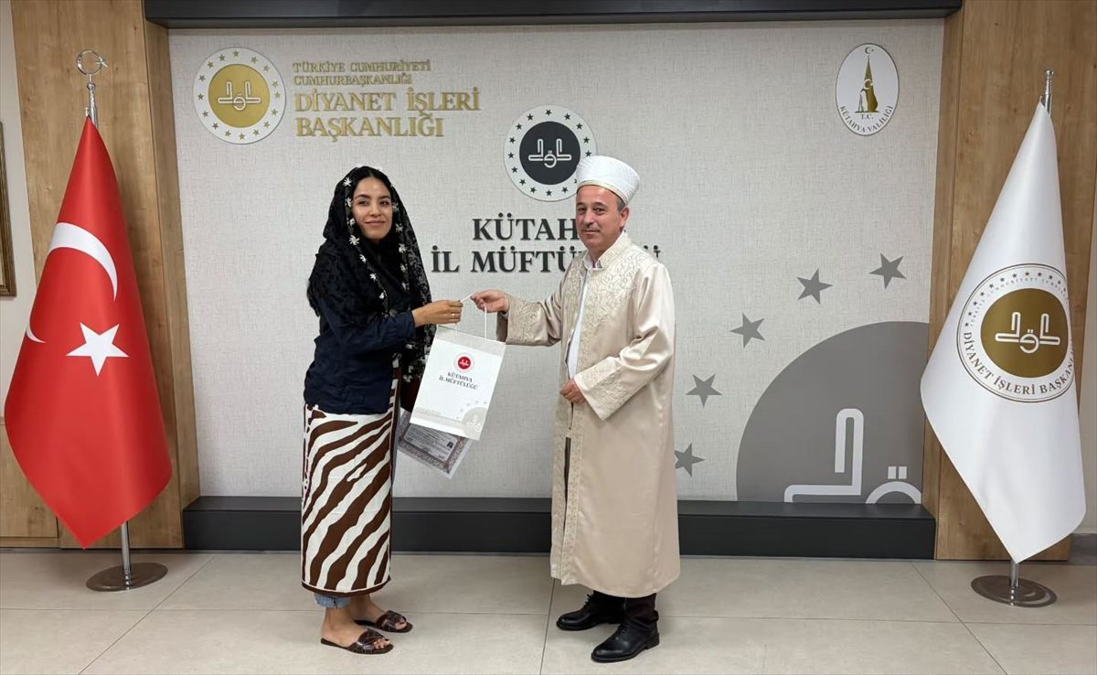 Meksikalı Rubi Ramirez Martinez Kütahya'da Müslüman oldu