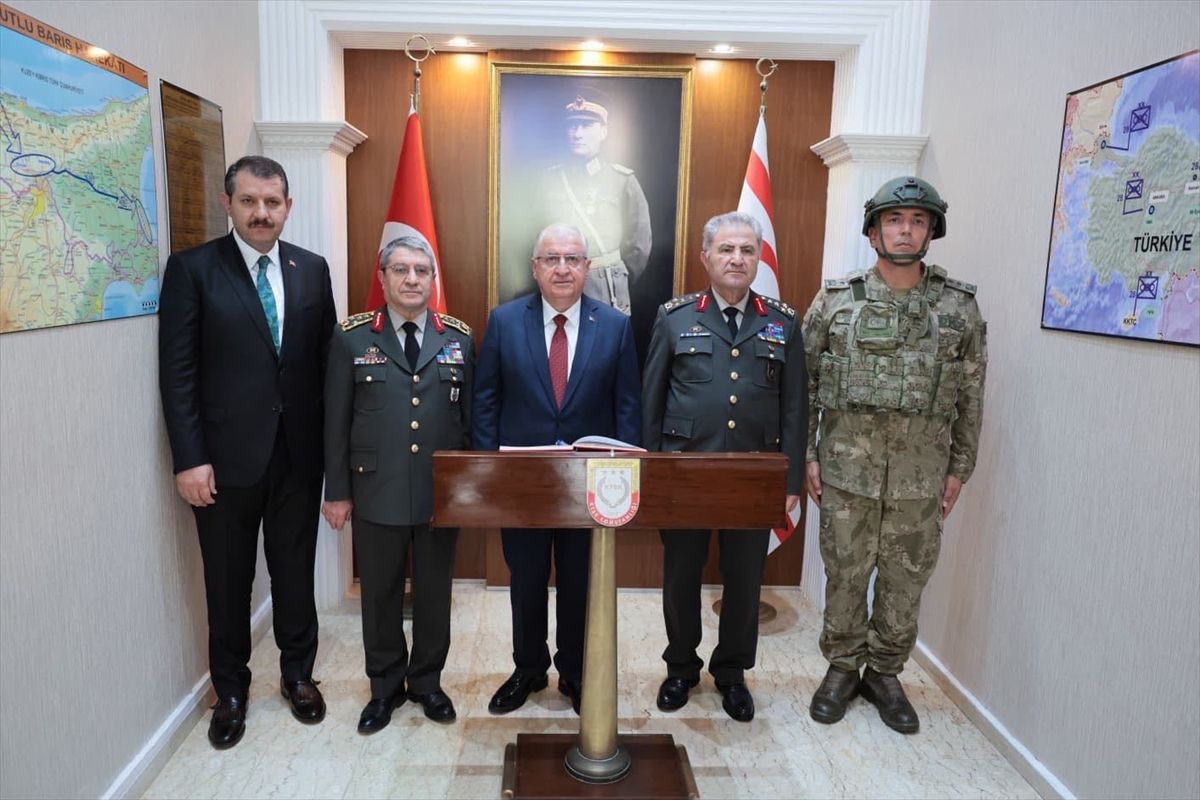 Milli Savunma Bakanı Güler, KKTC'deki 28. Mekanize Piyade Tümen Komutanlığını ziyaret etti