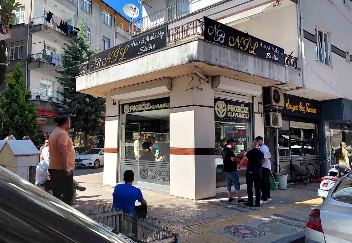 Ordu'da kuyumcudan çaldıkları küpeleri başka bir kuyumcuda bozduran kadınlar yakalandı