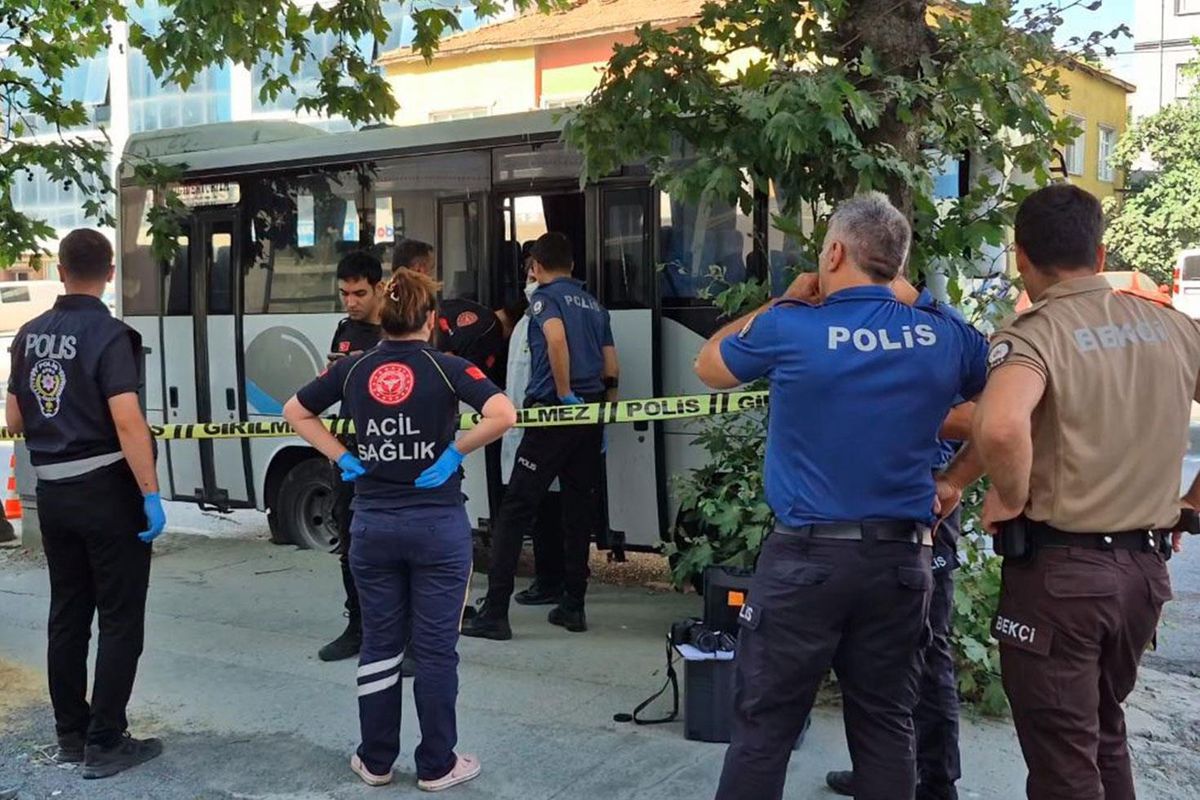 İstanbul'da 3 gündür aranan adam park halindeki servis aracında ölü bulundu