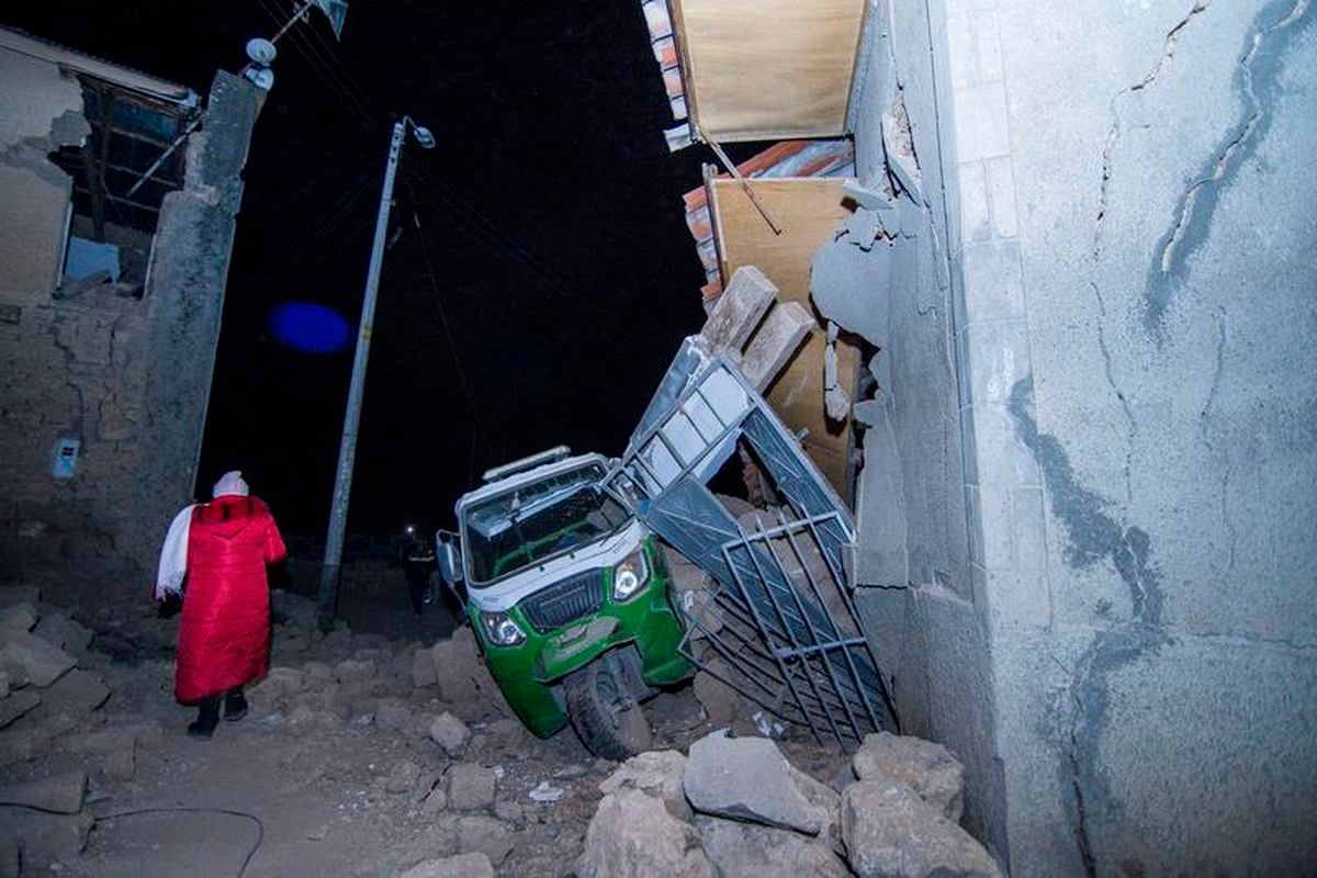 Peru'nun Sicaya kenti yakınlarında meydana gelen 5.5 büyüklüğündeki depremde hasar gören binalar.