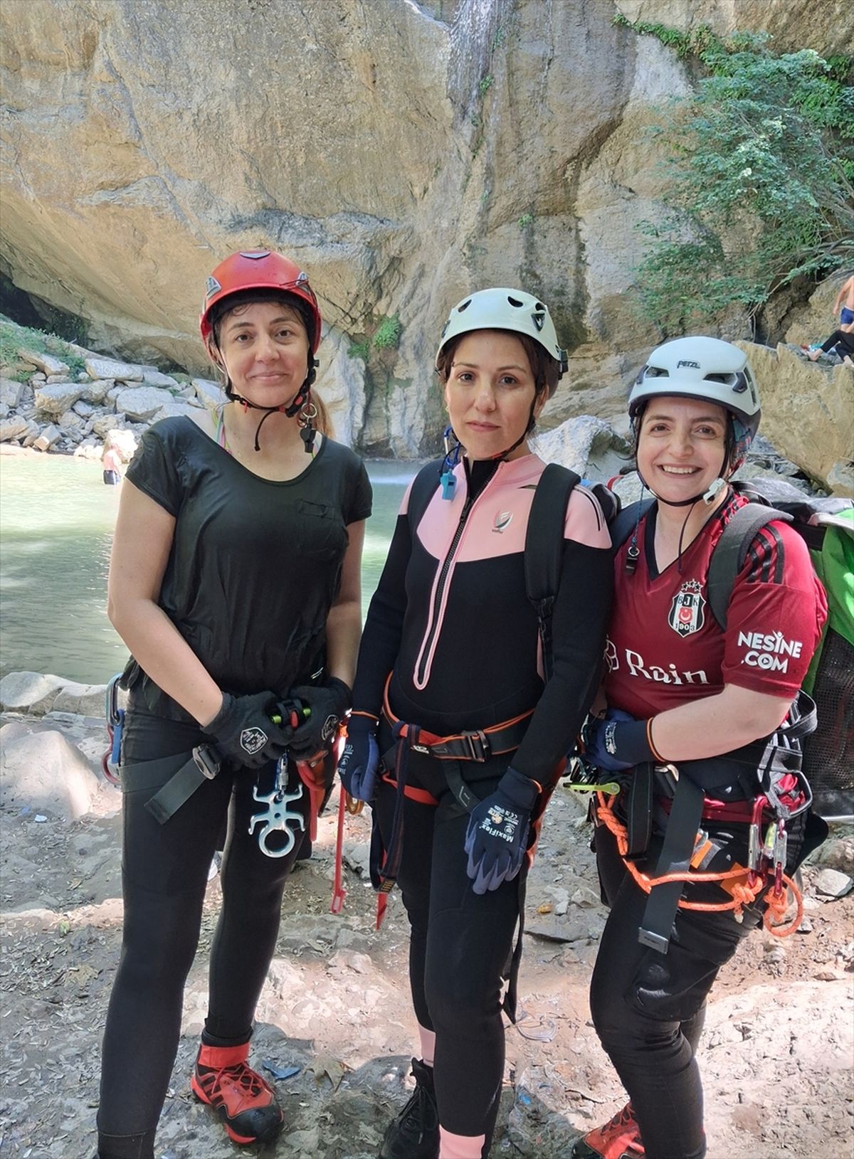 Sakarya'daki Doğançay Şelalesi doğa ve sporseverleri ağırlıyor