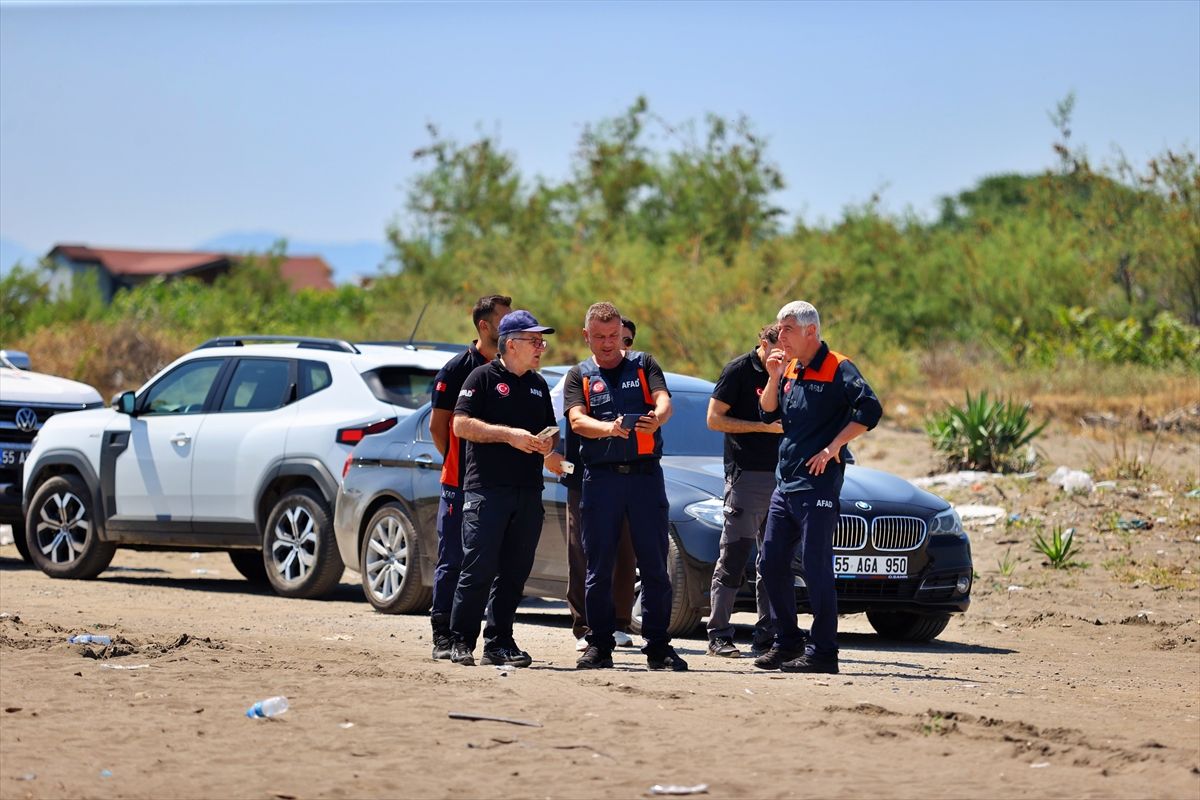 Samsun'da teknenin alabora olması sonucu kaybolan kişiyi arama çalışmaları sürüyor