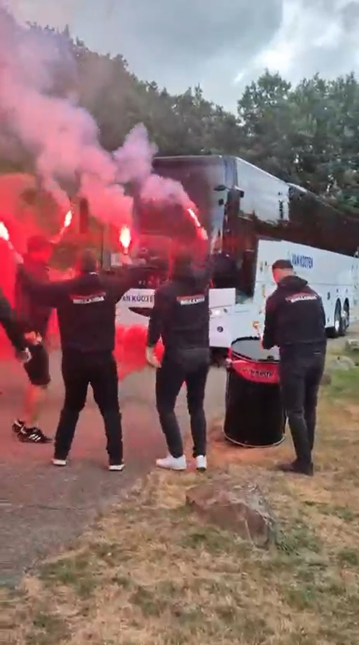Samsunspor'a Hollanda'da meşaleli karşılama