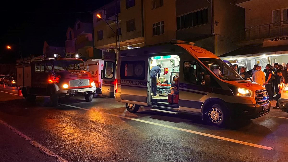 Sinop'ta kazaya karışan hafif ticari araçtaki 5 kişi yaralandı