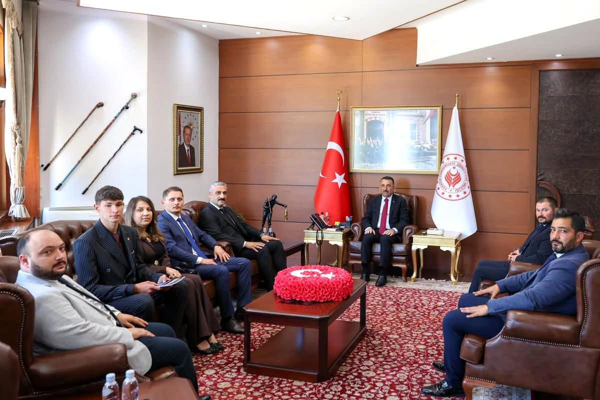 Vali Hacıbektaşoğlu, Ülkü Ocakları yönetimini kabul etti