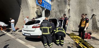 Zonguldak'ta tünel girişine çarpan otomobilin sürücüsü ağır yaralandı