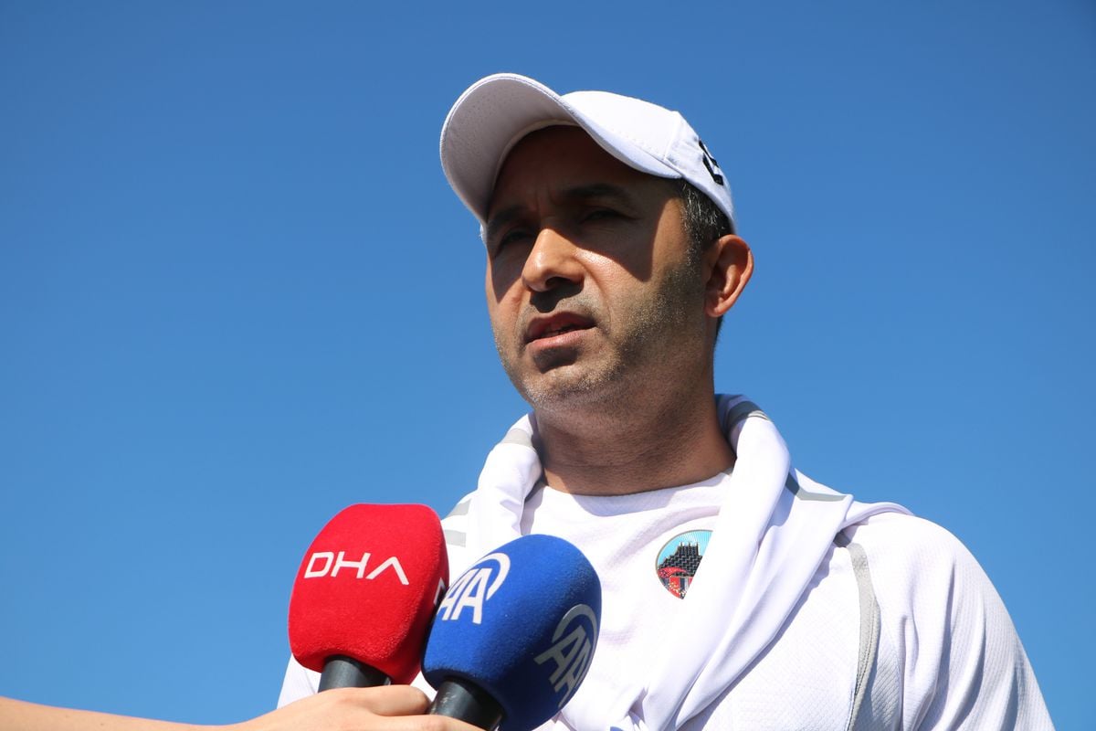 Ahmet Cingöz: Kafamızdaki oyun formatına uygun oyuncuları alma anlamında zorluk yaşıyoruz